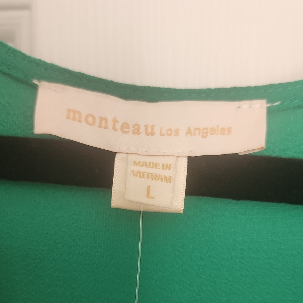 Elegant Green Wrap Top - Picture 2 of 4